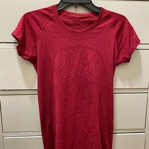 Lulu lemon tshirt